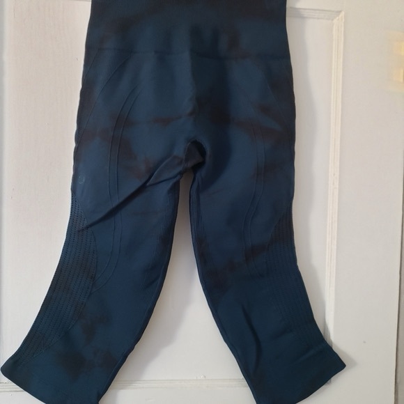 Lululemon Flow & Go Crop 19 inch Leggings Alberta Lake Black Sz 2 - Picture 7 of 10